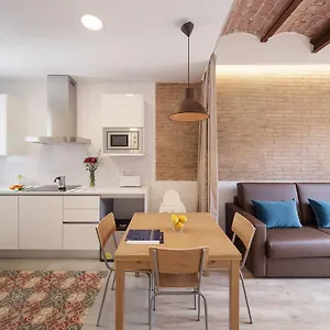 https://hotel-sagrada-familia-apartments.topbarcelonahotels.com
